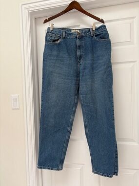 L.L. Bean Ladies Plus size relaxed fit Denim Jeans in Blue size 16